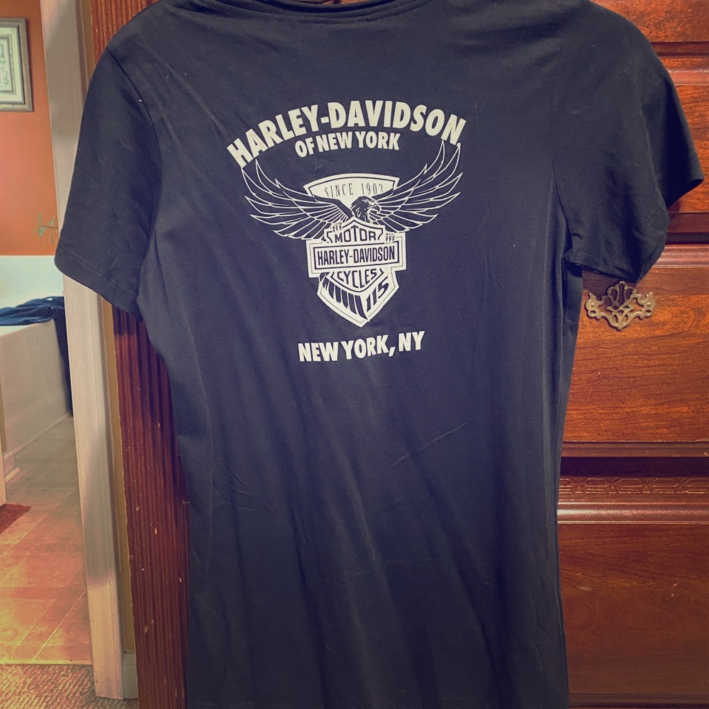 Woman’s Harley Davidson shirt